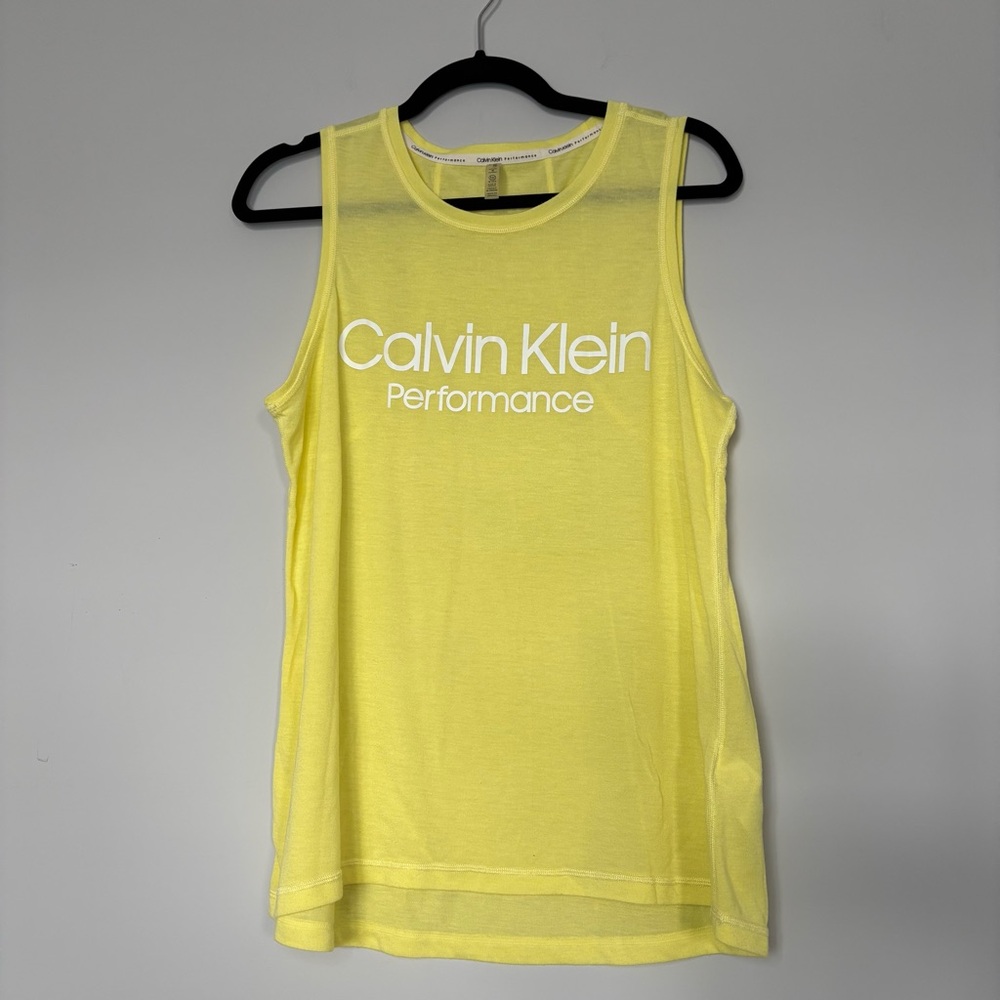 Calvin Klein Women’s Yellow Activewear Tank Size M
Wick Material lightweight
